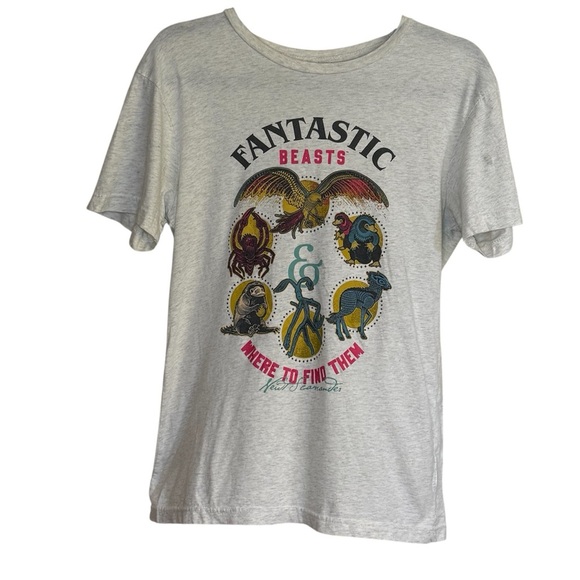 Universal Studios Fantastic Beasts Harry Potter T Shirt Small - Picture 1 of 3